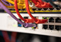 Netwerkkabels aangesloten op een modem